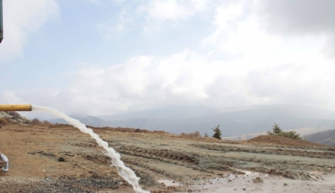 Elazığ'da yaban hayatına su desteği