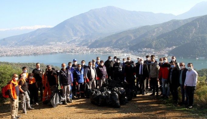 Fethiye'de 3 saatte, 5 ton çöp toplandı