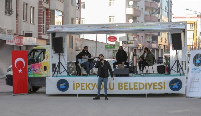 İpekyolu Belediyesinden korona virüslü günlerde konser