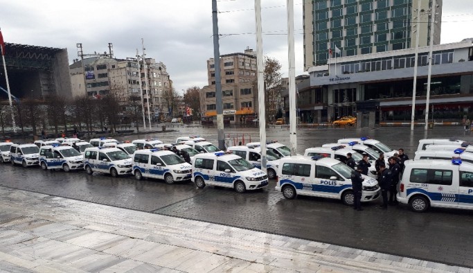 İstanbul'da merak uyandıran polis konvoyu
