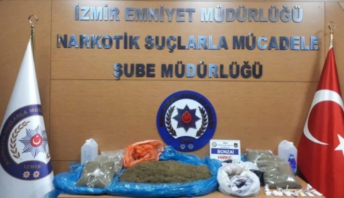 İzmir'de uyuşturucu operasyonu: 15 kilo bonzai ele geçirildi