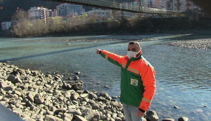 Karacayı kurtarmak için Çoruh nehrine atlayan belediye çalışanı yaşadığı o anları anlattı