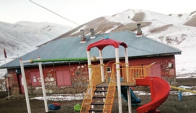 Köylerine park yapılmasını isteyen çocukların hayali gerçek oldu