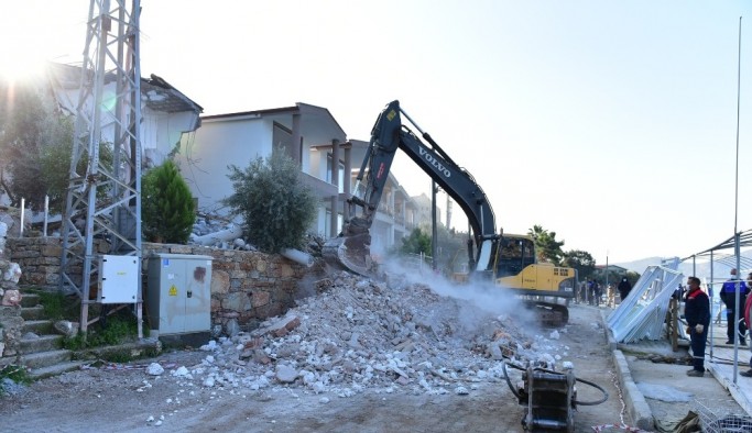 Marmaris'te yıkımlar devam ediyor