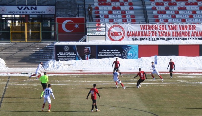 TFF 2. Lig Kırmızı Grup: Van Spor FK: 1 - GMG Kastamonuspor: 2