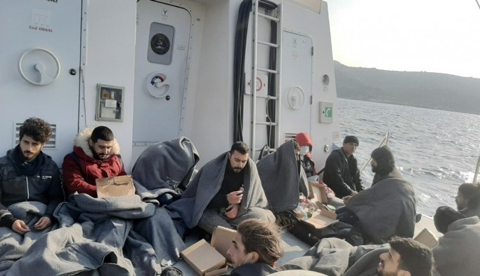 Yunanistan 12 göçmeni ölüme itti