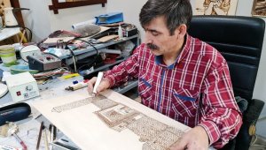Ahşap yakma sanatçısı ilgisizlikten yakındı