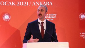 Bakan Gül: "Klavye başına geçip sosyal medyada bana tutuklama siparişi verenlere sesleniyorum, burada kanunlar işler"