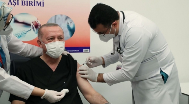 Cumhurbaşkanı Recep Tayyip Erdoğan, Çin'den getirilen Covid-19 aşısını oldu