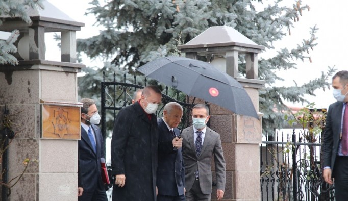 Cumhurbaşkanı Erdoğan, Devlet Bahçeli'yi evinde ziyaret etti