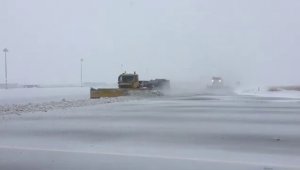 Erzurum Havalimanı'nda karla mücadele