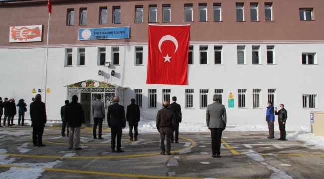 Erzurum'da bayrak töreni