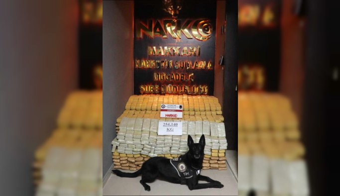 Hakkari'de 254 kilo eroin ele geçirildi