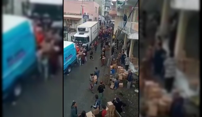 İzmir Büyükşehir Belediyesi'nden erzak dağıtımında oluşan izdiham görüntülerine dair açıklama