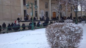 Kar üzerinde Cuma namazı kılındı