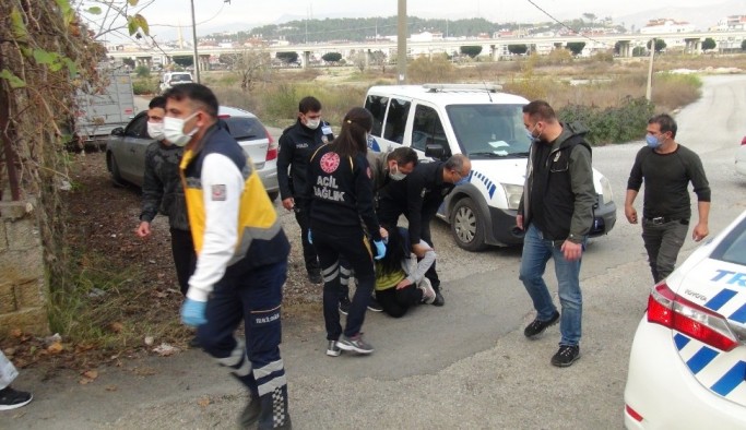 Karısını bayıltana kadar dövdü, "Araca zarar verip başını araca vurdu" dedi