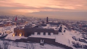 Karla birleşen tarihi mekanlar...