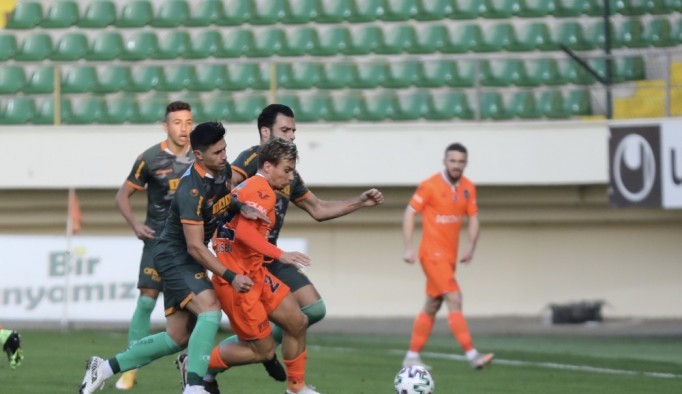 Süper Lig: Aytemiz Alanyaspor: 3 - Medipol Başakşehir: 0 (Maç sonucu)