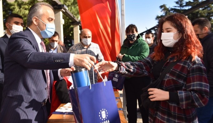 Üniversite adaylarına Bursa Büyükşehir desteği