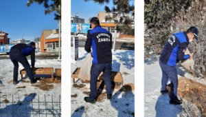 Zabıta ekipleri doğaya kuşlar için yem bıraktı