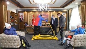 Dünyanın Tek Otizmli Milli Kayakçıları Sunar'ın Konuğu Oldu