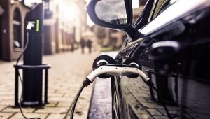 "Elektrikli otomobillerin hem üretimi hem satışı desteklenmeli"