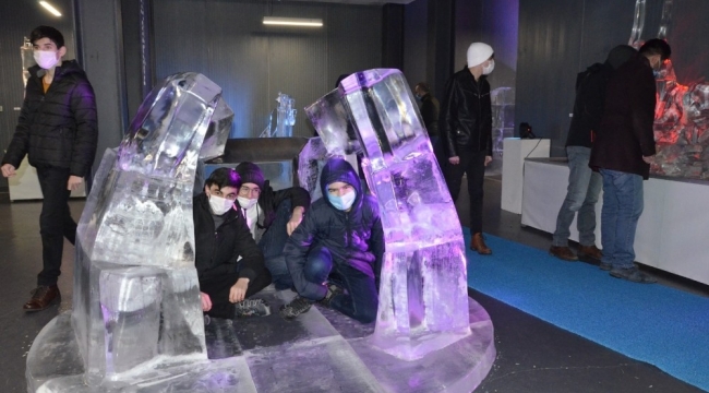 Erzurum Sevgi Evleri'nde kalan çocuklar buz müzesini gezdi