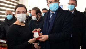 Erzurum Valisi Memiş, 'Kuru Otlar Üstüne' film setini ziyaret etti