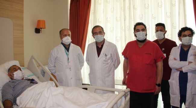 Erzurum'da pandemi sürecinde ilk defa yurt dışından gelen hasta ameliyat edildi