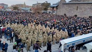 Erzurumlu şehidi binler uğurladı