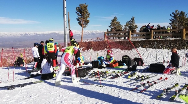 U-18 Alp Disiplini Yarışları Erzurum'da başladı