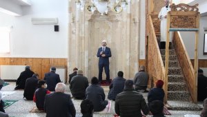 Bu camide cuma hutbesi işaret dili ile okunuyor