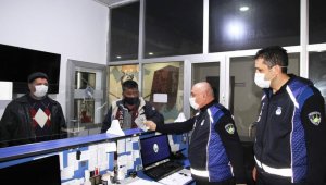 Bulduğu 500 doları 3 ay sonra sahibine ulaştırdı