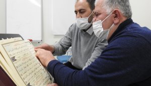 Her şeyi unuttu ama Kur'an-ı Kerim'i öğrendi