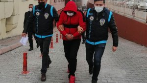  Katil, 200 saatlik güvenlik kamerasını izlenerek bulundu