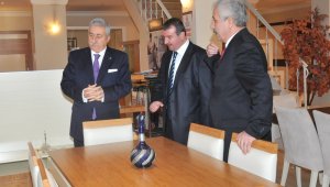 Palandöken, "Gençlerin yuva kurmasının önü açılmalı"