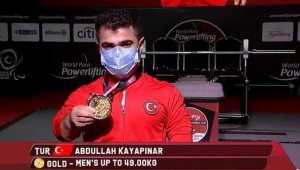 Sivaslı 'Minik Herkül' dünya şampiyonu oldu!