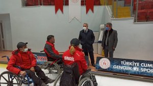 Tekerlekli Curlingte ikili kamp