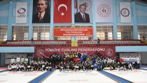 Curling Süper Lig'in şampiyonu Çelebispor ile Narmanspor oldu