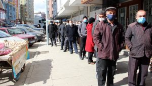 Erzurum'da Ramazan ve kısıtlama öncesi ucuz et kuyruğu