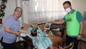 106 yaşındaki Şaziment teyzeye Anneler Günü sürprizi