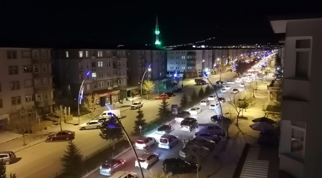 Erzurum'da yüzlerce araç konvoy yaparak İsrail'e tepki gösterdi