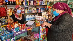 Gizemli hayırsever 10 bakkalda daha veresiye defterlerindeki borçları kapattı