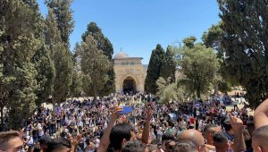 Mescid-i Aksa'da Cuma namazına 20 bin Filistinli katıldı