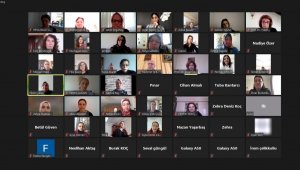 Sağlık çalışanları yılın annesi seçildi