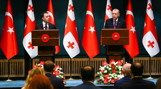 Cumhurbaşkanı Erdoğan: "Azerbaycan-Gürcistan-Ermenistan veya Türkiye-Azerbaycan-Gürcistan iş birliğine Türkiye olarak varız"