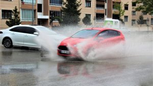 Doğu Anadolu'da gök gürültülü sağanak bekleniyor