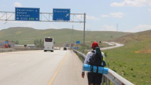 İnsan ve hayvan haklarına dikkat çekmek için 3 ay boyunca 2 bin kilometre yol yürüyecek