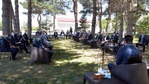 Pandemi Kurulu açık havada toplandı