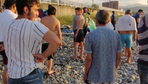 Rize'de denize giren 17 yaşındaki genç boğuldu